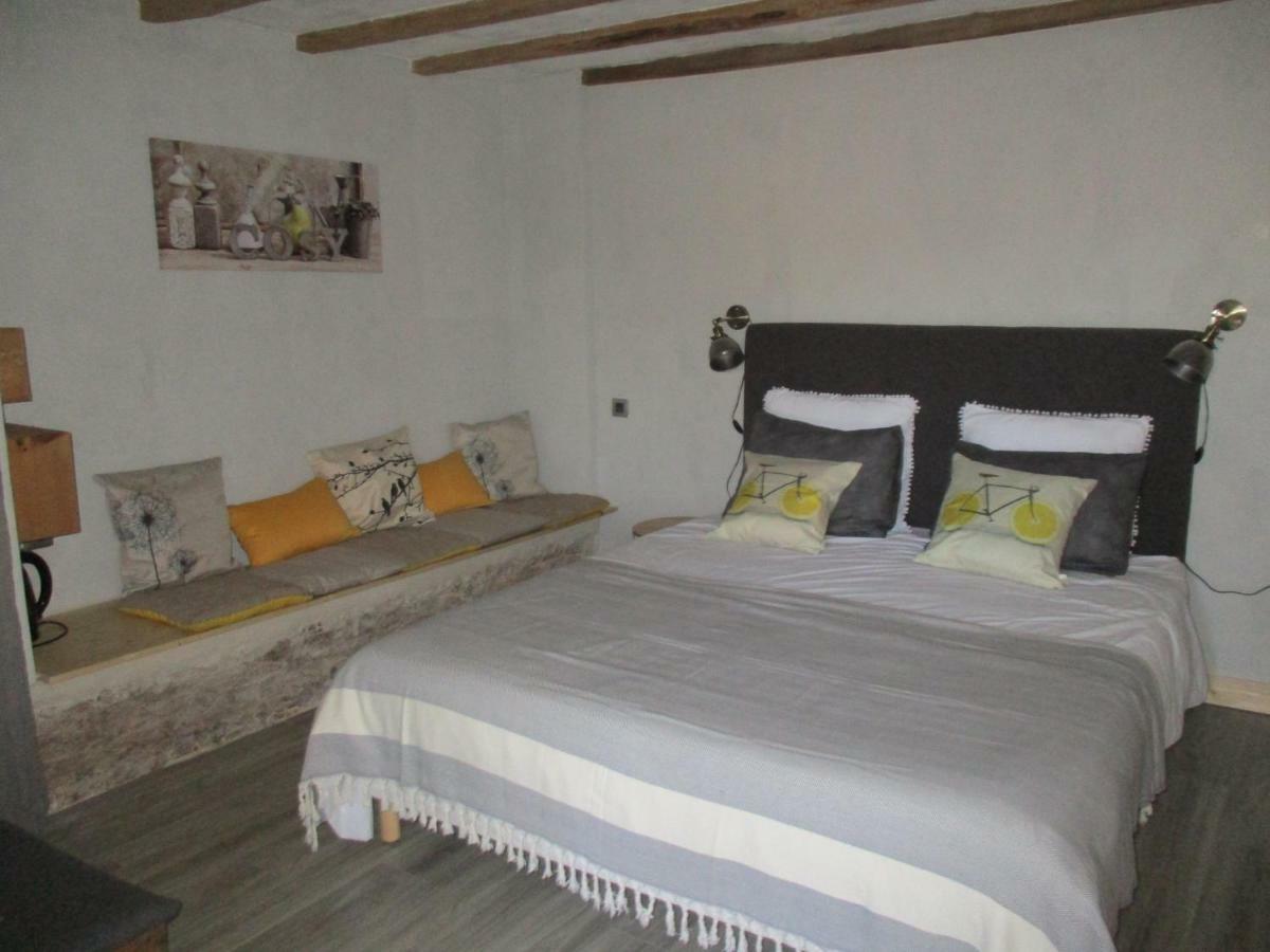 La Grange Aux Hirondelles Bed and Breakfast Sancoins Eksteriør billede